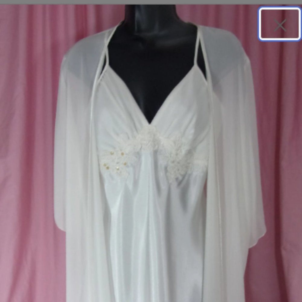 California Dynasty Bridal Soft White/Ivory Robe & Nightgown Set Size M  …